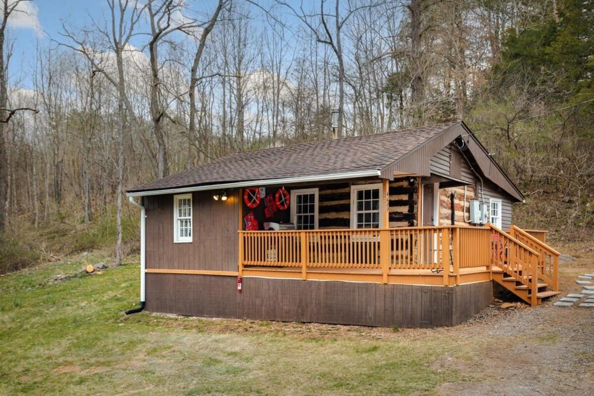 Creekside Cabin W Hot Tub, Fire Pit, Grill, Wifi! Basye Exterior photo